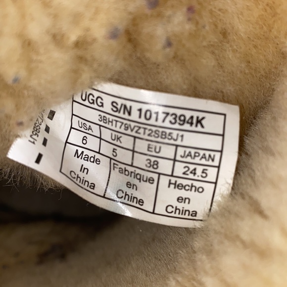 Ugg boots with 2 bowties - Picture 6 of 6